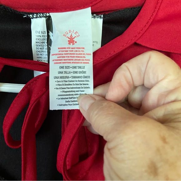 Rubies Blood red cape + Black PMG witch gown. Perfect for any costume affair. - Picture 9 of 11